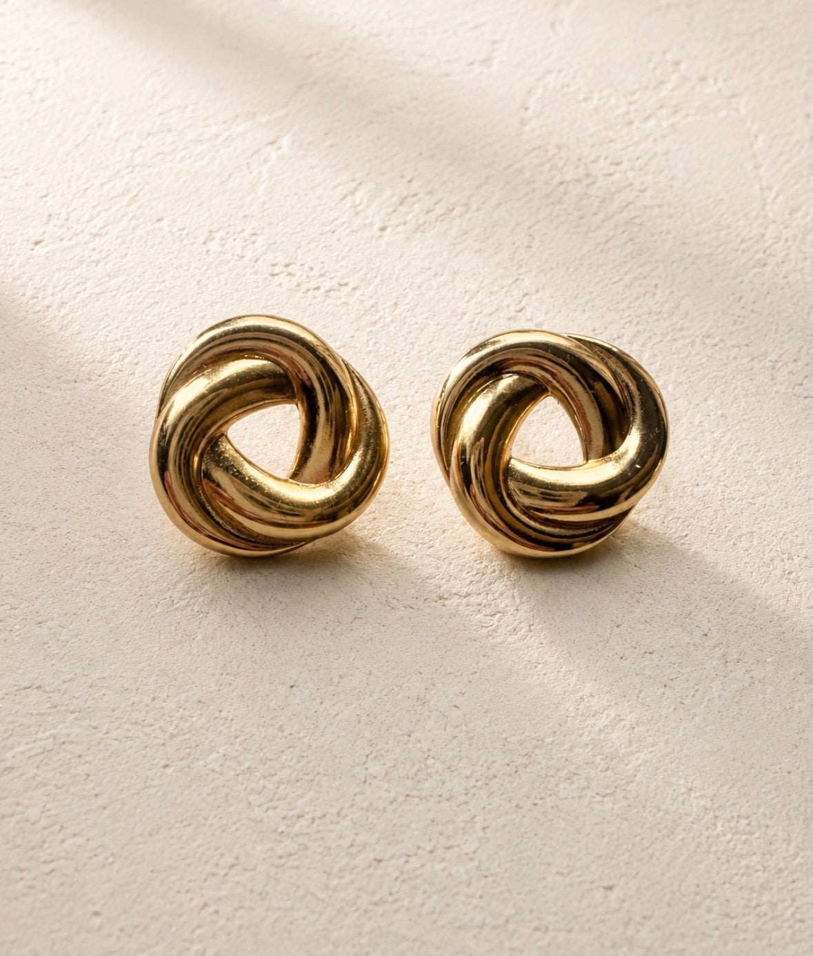 Gyre Stud